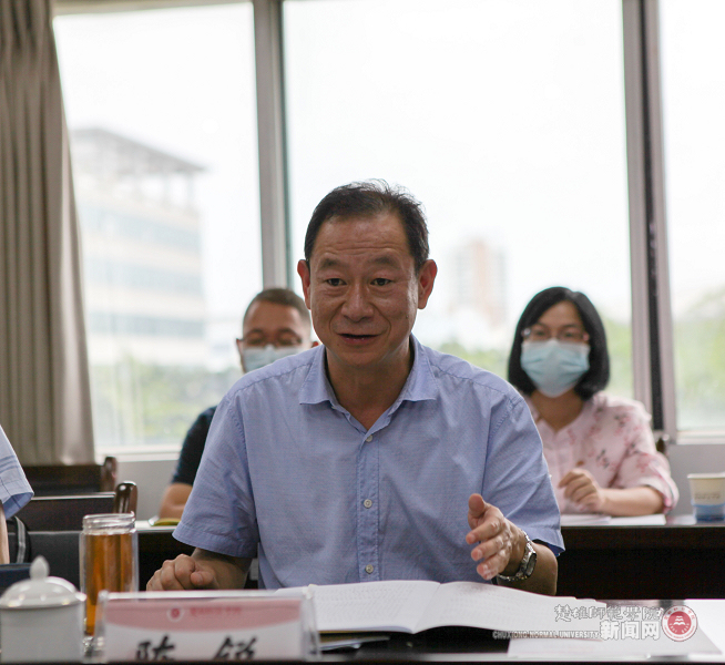 中共楚雄州委常委常务副州长陈锐一行到我校调研指导疫情防控工作
